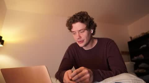 Snapshot of ironthud chatting on 11-15-25, 09:21 Sam online show from 11-15-25, 09:21