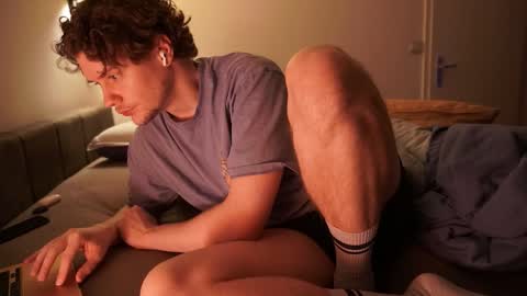 Snapshot of ironthud chatting on 11-23-25, 09:36 Sam online show from 11-23-25, 09:36