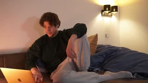 Snapshot of ironthud chatting on 11-24-25, 10:53 Sam online show from 11-24-25, 10:53