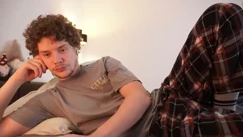 Snapshot of ironthud chatting on 11-29-25, 05:16 Sam online show from 11-29-25, 05:16