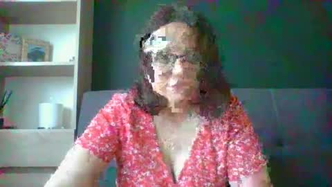 Snapshot of irresistibleparis chatting on 06-02-26, 05:31 Paris online show from 06-02-26, 05:31