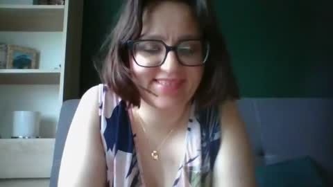 Snapshot of irresistibleparis chatting on 06-22-26, 05:26 Paris online show from 06-22-26, 05:26