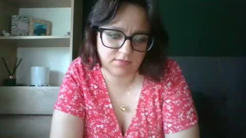 Snapshot of irresistibleparis chatting on 06-25-26, 05:45 Paris online show from 06-25-26, 05:45