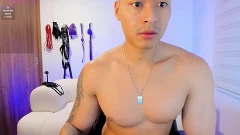 Snapshot of irvinepassion chatting on 02-11-26, 09:36 WILL ANDREW online show from 02-11-26, 09:36