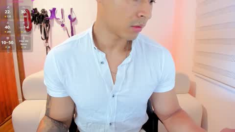 Snapshot of irvinepassion chatting on 02-28-26, 09:43 WILL ANDREW online show from 02-28-26, 09:43