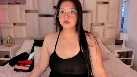 isa  rose online show from 10-22-25, 10:37