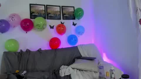 Snapshot of isa__sweet_ chatting on 06-18-26, 06:35 isa__sweet_ online show from 06-18-26, 06:35