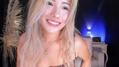 Snapshot of isa_cortes_ chatting on 05-06-26, 02:22 Isa Cortes online show from 05-06-26, 02:22