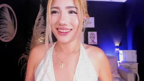 Snapshot of isa_cortes_ chatting on 05-14-26, 02:57 Isa Cortes online show from 05-14-26, 02:57