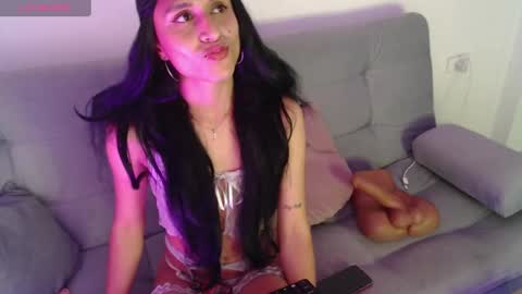 Snapshot of isa_hall chatting on 02-20-25, 02:40 Isabella Hall online show from 02-20-25, 02:40