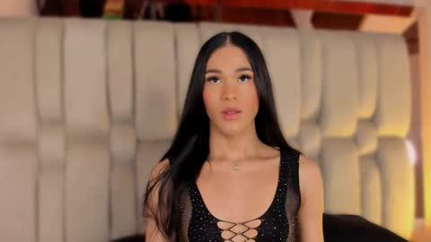 Isa  online show from 02-15-26, 03:47