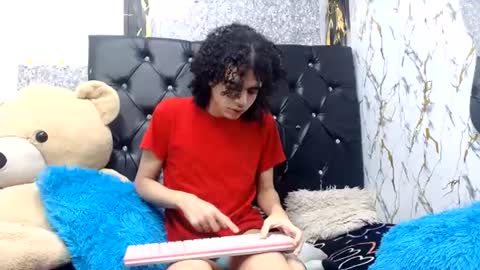 Snapshot of isa_x18 chatting on 06-29-26, 11:21 isa_x18 online show from 06-29-26, 11:21