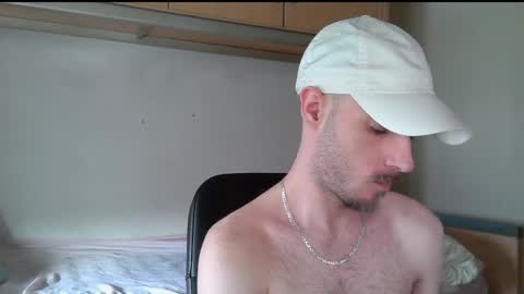 Snapshot of isaac99c chatting on 05-11-26, 08:31 Isaac99c online show from 05-11-26, 08:31