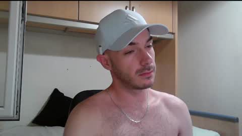 Snapshot of isaac99c chatting on 07-11-26, 12:35 Isaac99c online show from 07-11-26, 12:35