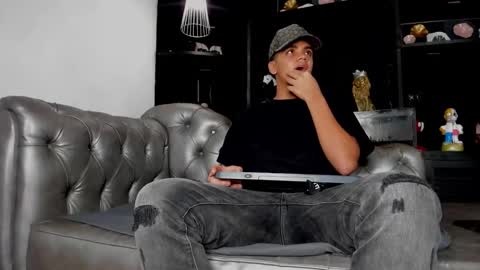 Isaac  online show from 01-09-26, 04:15