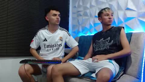 Snapshot of isaac_tan chatting on 10-12-25, 02:54 Isaac tan online show from 10-12-25, 02:54