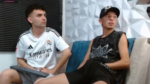 Snapshot of isaac_tan chatting on 12-14-25, 03:12 Isaac tan online show from 12-14-25, 03:12