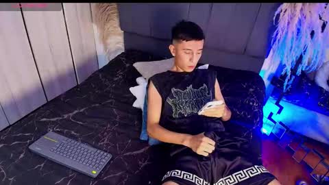 Snapshot of isaac_tan chatting on 02-26-26, 04:44 Isaac tan online show from 02-26-26, 04:44