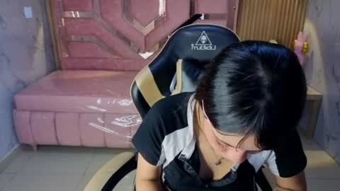 Snapshot of isabeau_s chatting on 06-09-26, 12:50 isabeau_s online show from 06-09-26, 12:50