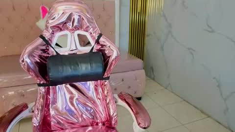 Snapshot of isabeau_s chatting on 07-03-26, 01:17 isabeau_s online show from 07-03-26, 01:17