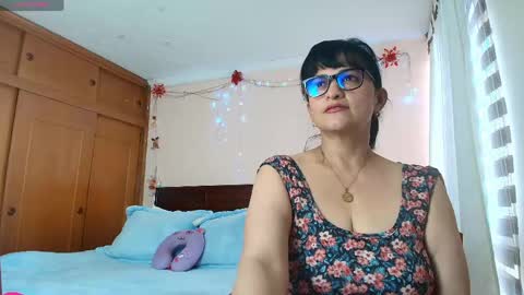 Snapshot of isabeel_sofia01 chatting on 05-26-26, 09:22 Isabeel Sofia online show from 05-26-26, 09:22