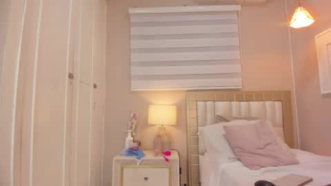 isabela__x online show from 05-14-26, 11:39
