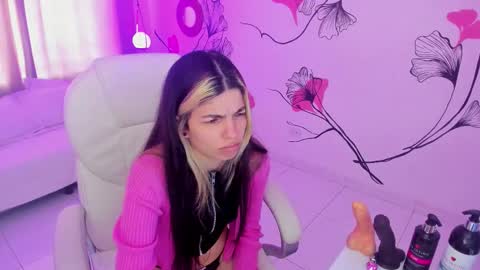 Snapshot of isabela_fiorelli chatting on 11-18-25, 01:04 isabela_fiorelli online show from 11-18-25, 01:04