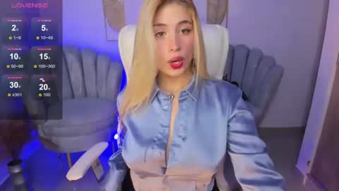 isabela romano online show from 06-18-26, 07:29