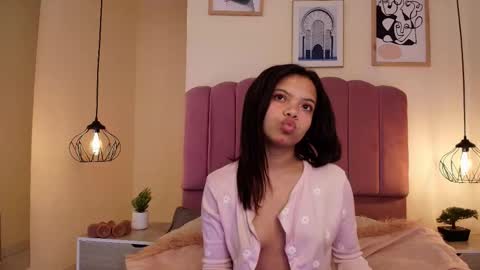 isabelgh_ online show from 11-11-25, 03:28