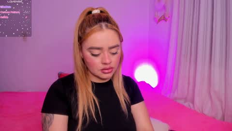 Snapshot of isabella_arias1 chatting on 01-06-25, 05:52 Isabella Arias online show from 01-06-25, 05:52