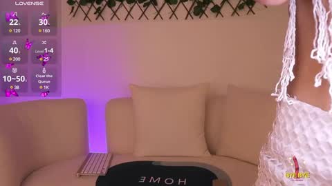 Isabella online show from 01-13-25, 11:17