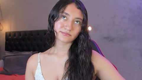 Snapshot of isabella_nowa chatting on 04-21-26, 12:00 Isabella Nowa online show from 04-21-26, 12:00