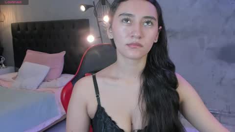 Snapshot of isabella_nowa chatting on 04-28-26, 11:26 Isabella Nowa online show from 04-28-26, 11:26