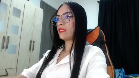Snapshot of isabella_piercee chatting on 05-19-26, 09:59 isabella_piercee online show from 05-19-26, 09:59