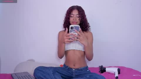 Snapshot of isabella_sex18 chatting on 01-17-25, 10:56 isabella online show from 01-17-25, 10:56