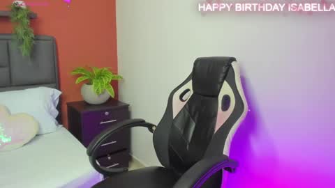 Snapshot of isabella_thomsonp chatting on 12-21-24, 01:21 Isabella Thompson online show from 12-21-24, 01:21