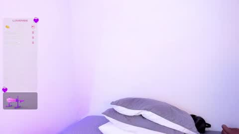 Snapshot of isabellaa_1 chatting on 06-11-26, 01:49 isabellaa_1 online show from 06-11-26, 01:49