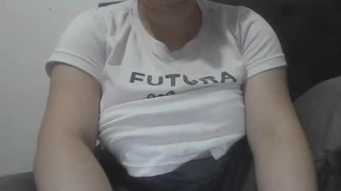 isabellaa_hills_ online show from 10-31-25, 03:35