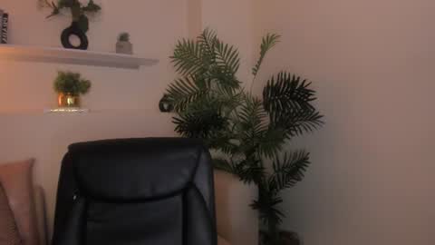 Snapshot of isabellaalen chatting on 06-28-26, 11:22 Isabella online show from 06-28-26, 11:22