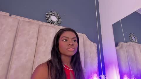 Snapshot of isabellabroms21 chatting on 01-17-25, 09:06 v online show from 01-17-25, 09:06