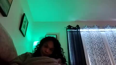 Snapshot of isabellacloverlove chatting on 12-07-24, 05:42 Isabella online show from 12-07-24, 05:42