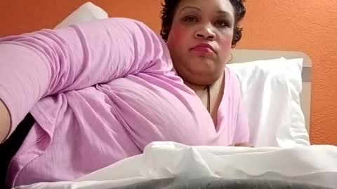 Snapshot of isabellacloverlove chatting on 02-13-26, 11:34 Isabella online show from 02-13-26, 11:34