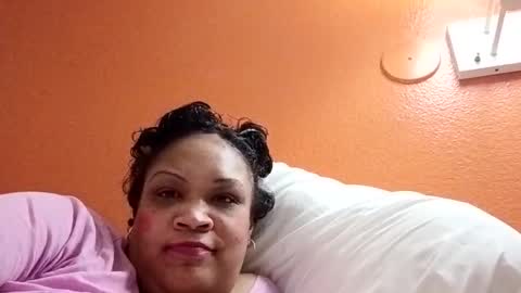 Snapshot of isabellacloverlove chatting on 02-15-26, 01:46 Isabella online show from 02-15-26, 01:46