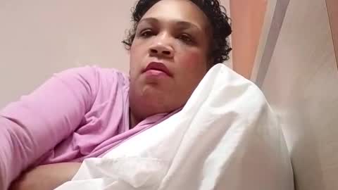 Snapshot of isabellacloverlove chatting on 02-15-26, 09:22 Isabella online show from 02-15-26, 09:22