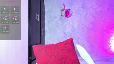 Instagram soybella01  online show from 07-12-26, 07:27