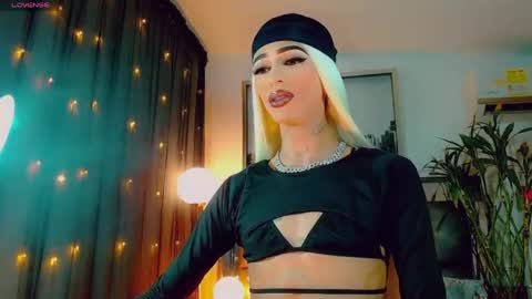 Snapshot of isabellagirs chatting on 05-22-26, 04:52 isabellagirs online show from 05-22-26, 04:52