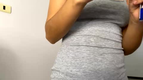 Snapshot of isabellakoffs chatting on 01-05-25, 04:36 Isabella.. back again online show from 01-05-25, 04:36