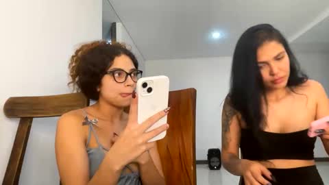 Snapshot of isabellakoffs chatting on 01-22-25, 06:42 Isabella.. back again online show from 01-22-25, 06:42