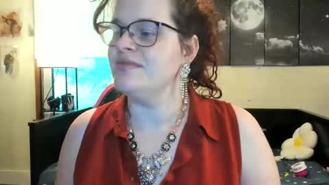Snapshot of isabellamariedarcy chatting on 06-10-26, 05:12 isabellamariedarcy online show from 06-10-26, 05:12