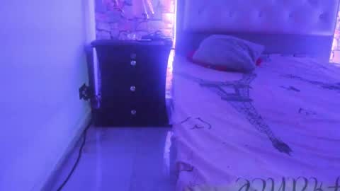 Snapshot of isabellamoons chatting on 03-01-25, 05:52 Isabella anal squirt latina colombian paisa online show from 03-01-25, 05:52